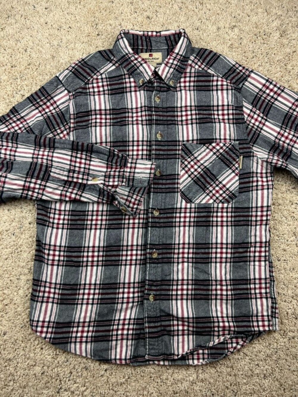 Woolrich Plaid Flannel Black Red White Men’s Size Medium Outdoors Button Up￼